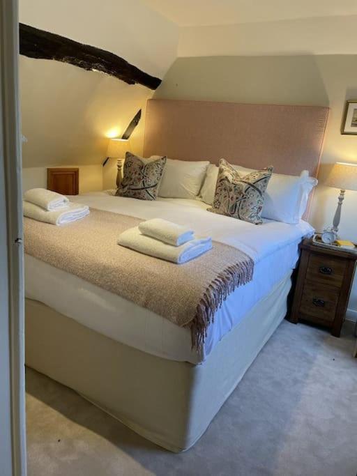 Holly Cottage, 2, Northbrook Park, Farnham-Up To 6 Adults Luaran gambar