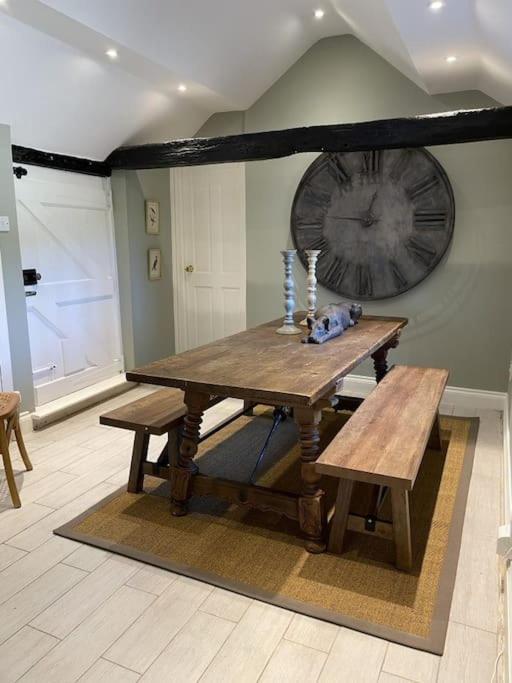 Holly Cottage, 2, Northbrook Park, Farnham-Up To 6 Adults Luaran gambar