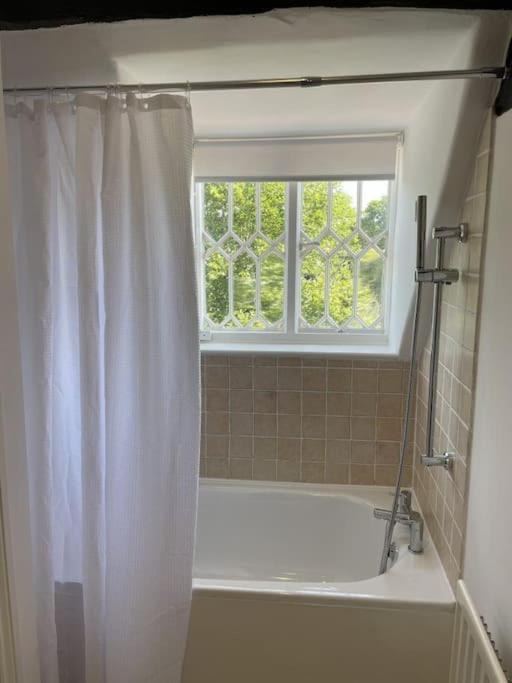 Holly Cottage, 2, Northbrook Park, Farnham-Up To 6 Adults Luaran gambar