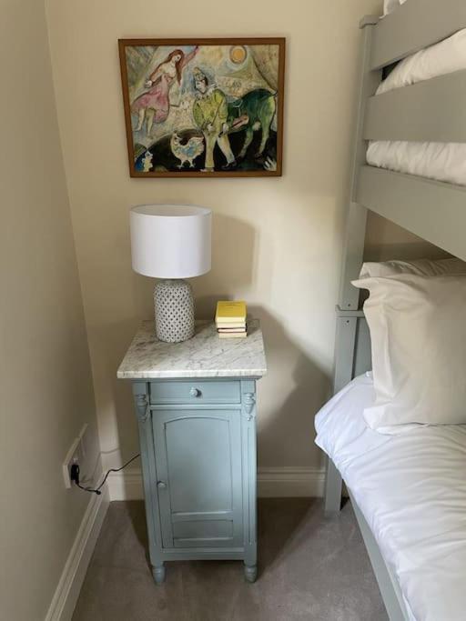 Holly Cottage, 2, Northbrook Park, Farnham-Up To 6 Adults Luaran gambar
