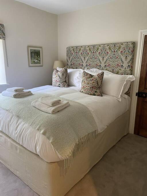 Holly Cottage, 2, Northbrook Park, Farnham-Up To 6 Adults Luaran gambar