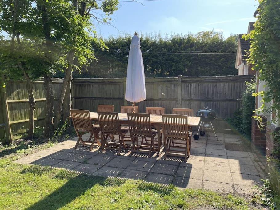 Holly Cottage, 2, Northbrook Park, Farnham-Up To 6 Adults Luaran gambar